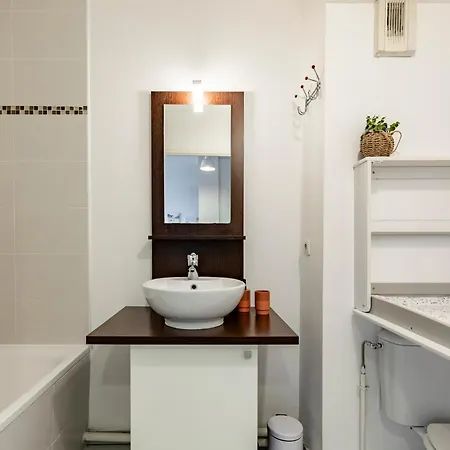 Apartment Cosy, Climatise, Calme, Parking - Proche Aeroport *
