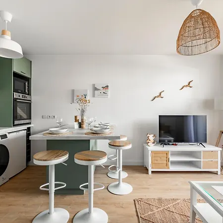 Cosy, Climatise, Calme, Parking - Proche Aeroport Apartment *
