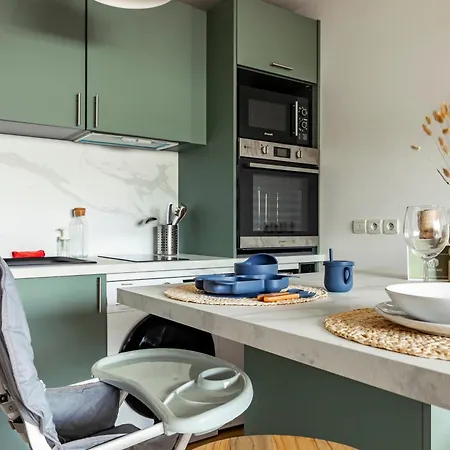 Cosy, Climatise, Calme, Parking - Proche Aeroport Apartment *